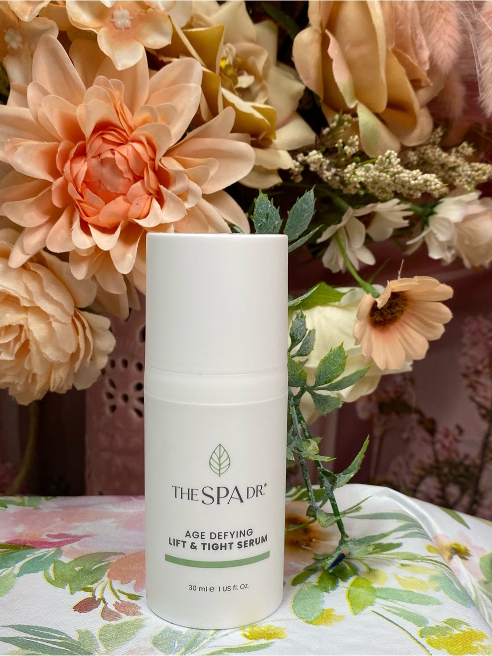Age Defying Lift & Tight Serum — White